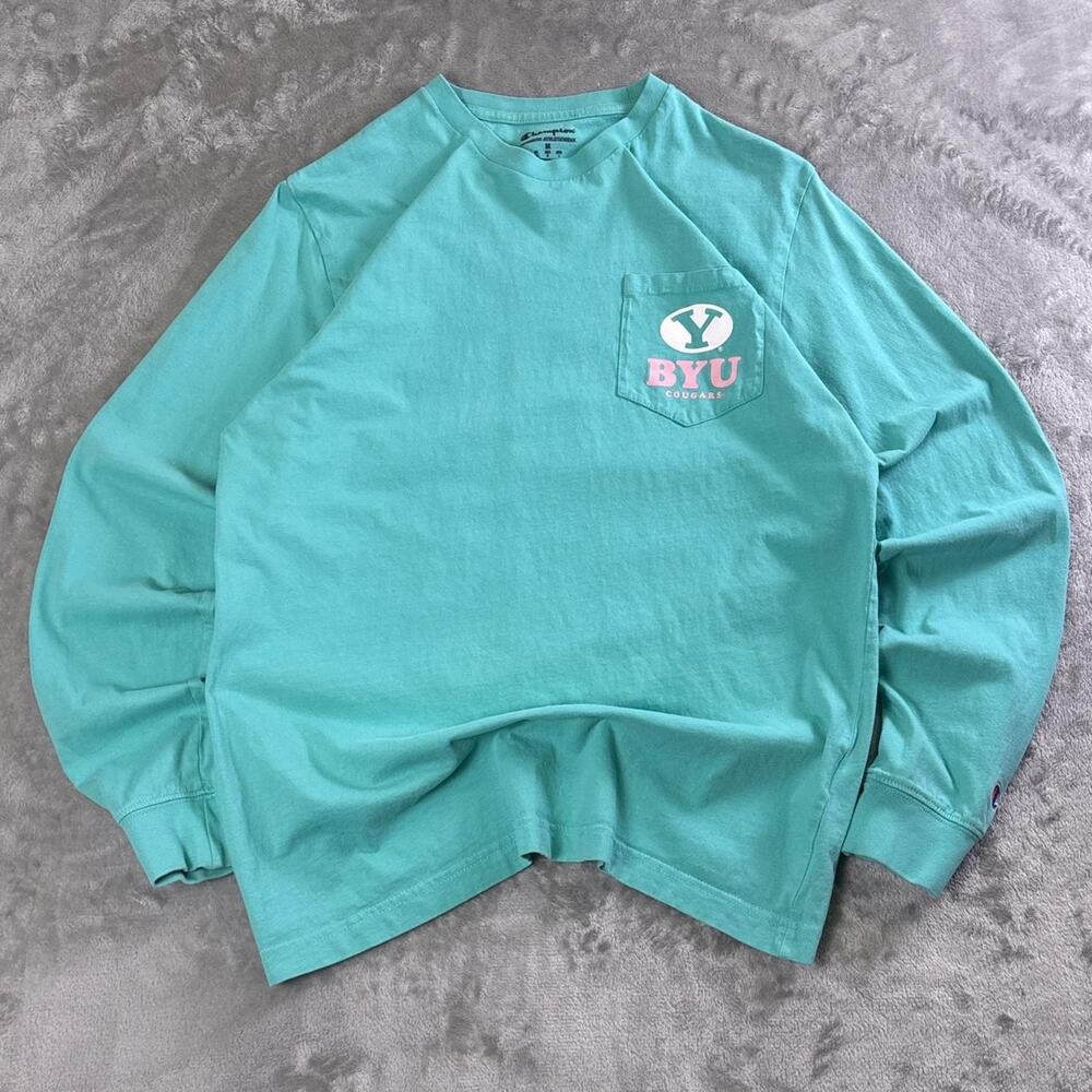 Champion BYU Cougars women’s Medium Teal Long Sleeve Pocket T-Shirt Provo NCAA